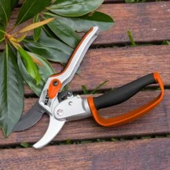 Kleva Precision Pruners - Auto-Rotating Ratchet Shears For All Garden Pruning - Kleva Range -Home Living Store AutoRotatingRatchetPrunerLifestyle01 34409f4d 21d8 4de9 a28b 332327247461