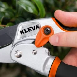 Kleva Precision Pruners - Auto-Rotating Ratchet Shears For All Garden Pruning - Kleva Range -Home Living Store AutoRotatingRatchetPrunerLifestyle02 7b083a45 61c7 42a7 8ca0 648cca5c0635