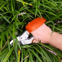 Kleva Precision Pruners - Auto-Rotating Ratchet Shears For All Garden Pruning - Kleva Range -Home Living Store AutoRotatingRatchetPrunerLifestyle04 4951cc61 792c 43e9 965c 5057fb8322a8