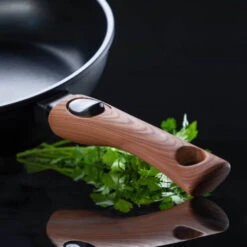 Diamond Earth® 28cm Deep Pan With Detachable Handle - Kleva Range -Home Living Store DeepPanwithDetachableHandleLifestyle 9