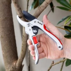 Quality Ratchet Pruning Shears With Easy Grip Squeeze & Release Handles - Kleva Range -Home Living Store RachetPruningShearsLifestyle03