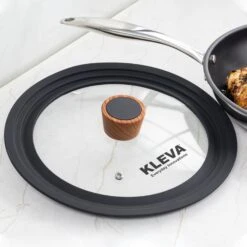 Diamond Earth® Universal Glass Lid 24-28cm - Kleva Range -Home Living Store Universal Glass Lid w logo thumbnails 03